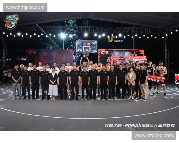 《激情对决燃烧赛场全程回顾 聚焦年度最强公开挑战赛精彩瞬间》 《激情对决燃烧赛场全程回顾 聚焦年度最强公开挑战赛精彩瞬间》